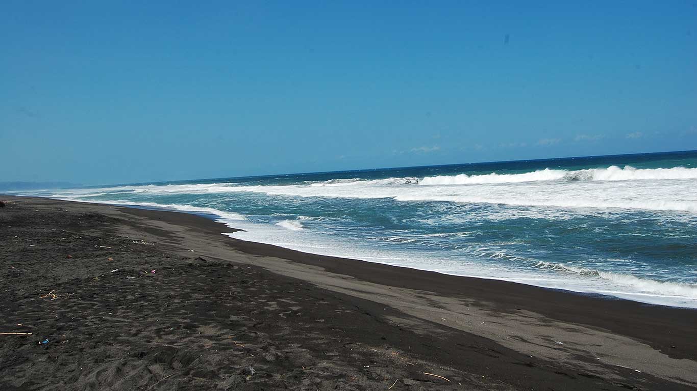 Raja Api Mendeklarasikan Perang Ketupat 2021 4